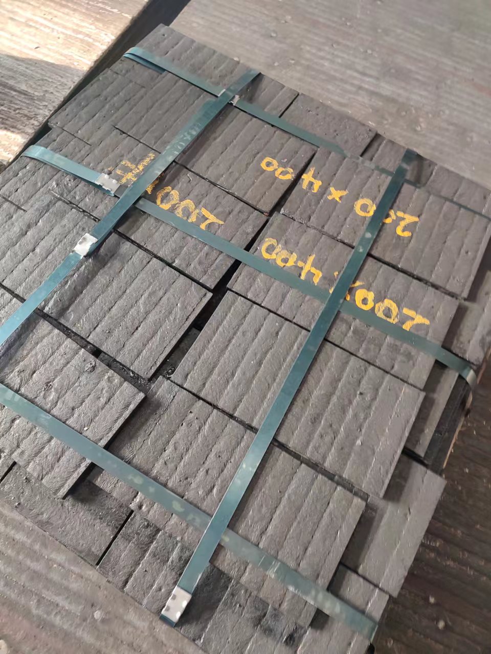山东堆焊耐磨板耐磨钢板