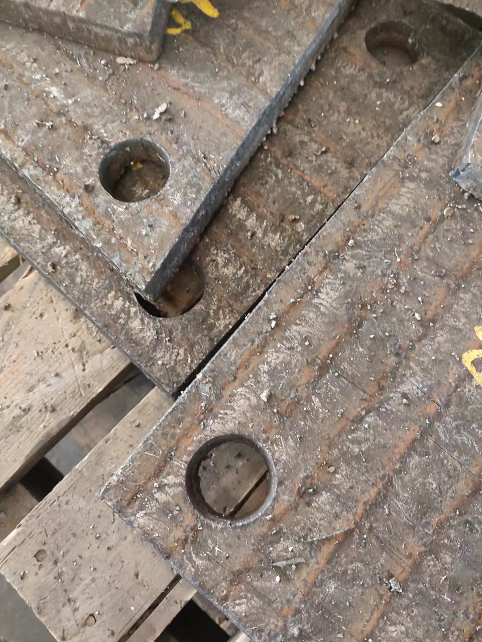 山东堆焊耐磨板
